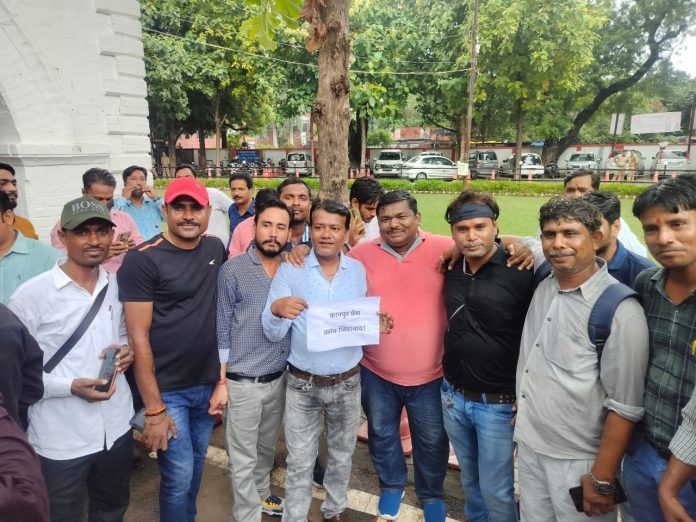 कानपुर में शासन के दमनकारी आदेश के खिलाफ लामबंद हुए पत्रकार