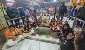 महाकाल के दर पर भारतीय महिला क्रिकेट टीम: श्री महाकालेश्वर के दर्शन-पूजन कर नए साल की शुरुआत की, मंदिर समिति ने किया सम्मानित