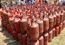 एलपीजी सिलेंडर की ‘पैनिक बुकिंग’ पर सरकार की सख्त अपील, बुकिंग के नियमों में हुआ बड़ा बदलाव