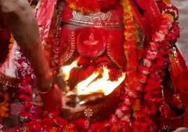 देश में सबसे पहले महाकालेश्वर मंदिर में खेली गई होली, भस्म आरती में उड़ा हर्बल गुलाल