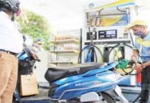 भारत के पास तेल की कोई कमी नहीं, पर्याप्त भंडार मौजूद : केंद्र