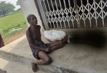 ओडिशा में बैंककर्मी मांग रहे थे मृत्यु प्रमाणपत्र, बहन का शव कब्र से खोदकर बैंक पहुंचा व्यक्ति