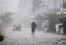 देशभर में बदला मौसम का मिजाज, 13 राज्यों में अंधड़-बारिश का अलर्ट