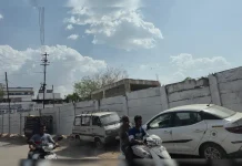 गर निगम का गजब कारनामा, रेलवे की जमीन पर बना डाला सुलभ शौचालय, फिर जो हुआ उसे जानकर आप भी पीट लेंगे सिर