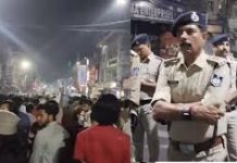 भोपाल में मुस्लिम युवक से मारपीट के विरोध में रातभर मचा बवाल, भीड़ ने किया पथराव, पुलिस ने छोड़े आंसू गैस के गोले