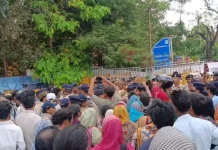 भोपाल में मानस भवन के पास 70 साल पुरानी आदिवासी बस्ती हटाई, विरोध पर हल्का लाठीचार्ज, कांग्रेस नेता हिरासत में