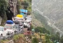 चारधाम यात्रा में उमड़ी रिकॉर्डतोड़ भीड़, केदारनाथ-बदरीनाथ रूट पर लगा 13 कि.मी. लंबा जाम