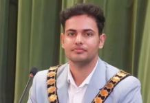 23 साल के तुषार कुमार ब्रिटेन में सबसे कम उम्र के मेयर बने