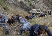 नेपाल में बड़ा हादसा, अनियंत्रित होकर गहरी खाई में गिरी जीप; 20 लोगों की मौत