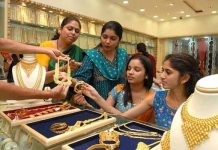सुस्त पड़ी रफ्तार, चांदी 2 दिन में 8000 रुपए सस्ती, सोना हाई से 53000 रुपये गिरा; देखें नए दाम