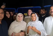 कैद में पाकिस्तान के पूर्व पीएम, बहनों को भाई इमरान खान से मिलने की फिर नहीं मिली इजाजत
