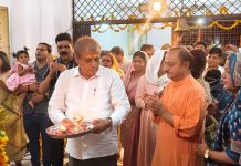 धार्मिक आयोजन: विवाह वर्षगांठ पर सक्सेना दंपत्ति ने कराया सुंदरकांड का पाठ, समाज को दी नई दिशा