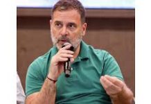 राहुल गांधी ने कहा- सीबीएसई छात्रों की जेब काटे, इसलिए टेंडर प्रक्रिया में ढील दी