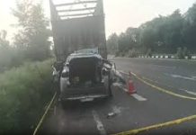 बिहार में बड़ा हादसा : तेज रफ्तार कार की ट्रक से भीषण टक्कर, तीन थाना प्रभारी समेत चार लोगों की मौत