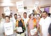 कांग्रेस का किसानों के मुद्दों पर जोरदार प्रदर्शन, उमंग सिंघार ने सरकार को घेरा