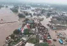 मप्र के चित्रकूट में बाढ़ प्रभावित क्षेत्रों से सेना के दो हेलीकॉप्टर से 650 लोगों का किया गया रेस्क्यू