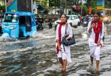 कम दबाव के क्षेत्र के असर से कई राज्यों में भारी बारिश के आसार, दिल्ली समेत कई इलाकों में चेतावनी