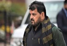 दिल्ली की अदालत ने यौन उत्पीडऩ मामले में बृजभूषण शरण सिंह और विनोद तोमर को जारी किया नोटिस
