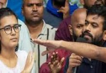 अभिजीत दीपके की प्रेस कॉन्फ्रेंस में हंगामा, सीजेपी चीफ ने कहा- इन्हें 50-100 रुपये के नोट देकर भगाइए