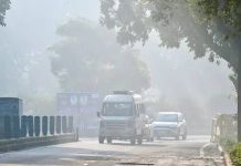 दिल्ली-एनसीआर में ठंड के साथ बढ़ रहा प्रदूषण का स्तर, ग्रेटर नोएडा का एक्यूआई 300 के पार