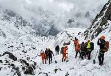 उत्तरकाशी में केदारताल ट्रेक पर हिमस्खलन, 8 ट्रेकर्स बर्फीले रास्ते में फंसे, एनडीआरएफ-एसडीआरएफ का संयुक्त रेस्क्यू अभियान शुरू